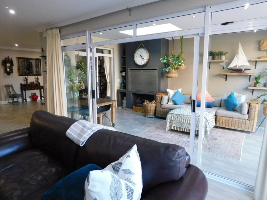 3 Bedroom Property for Sale in Harbour Island Western Cape